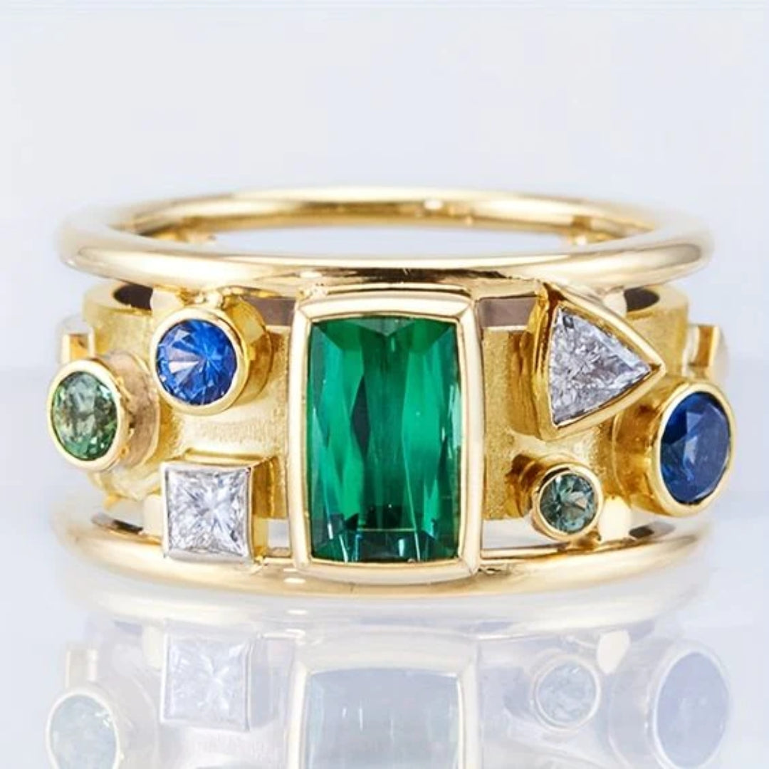 Anillo Dorado con Cristales Incrustados Vintage
