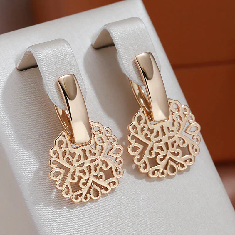 Aretes Elegantes de Mandala Redondos en Oro
