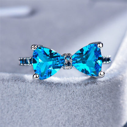 Anillo de Lazo con Piedras Preciosas