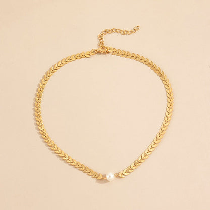 Collar de Hojas en Oro con Perla Gótica