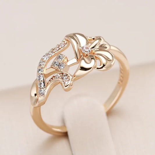 Anillo Elegante Flor Dorada