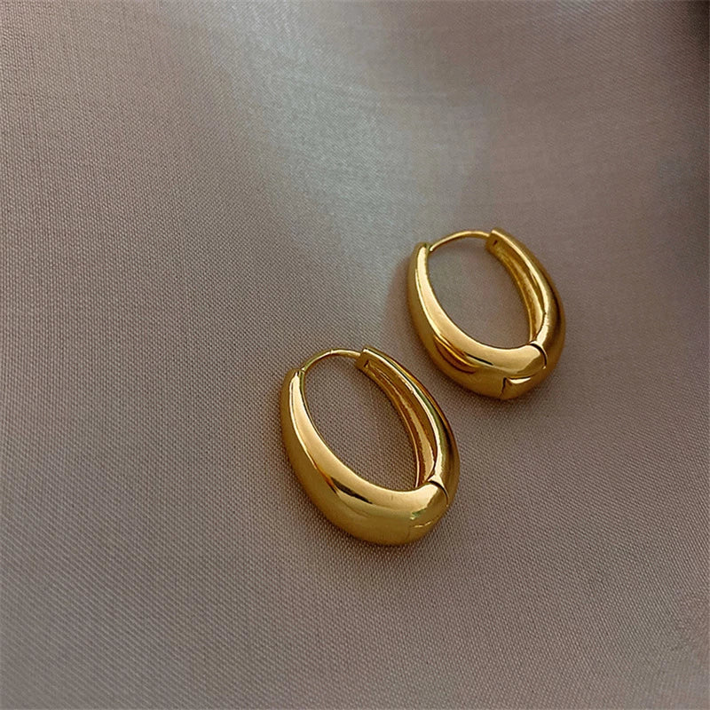 Aretes Minimalistas Lisos de Oro