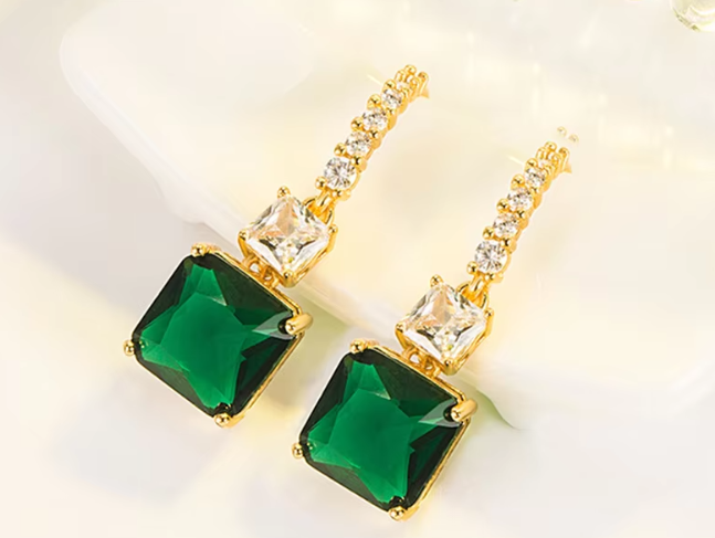 Aretes Gota de Esmeralda en Oro