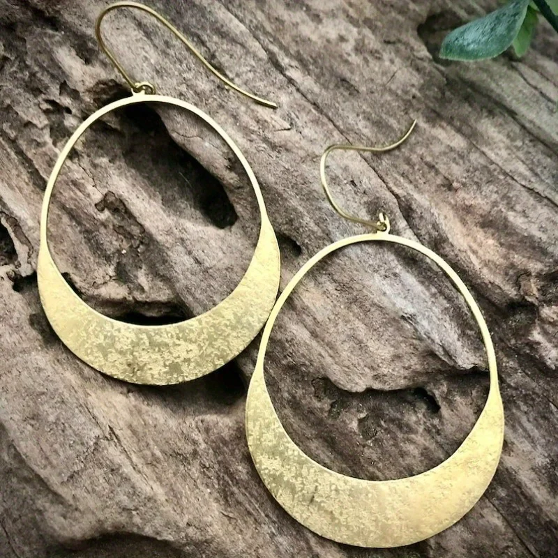 Aretes Dorados Huecos de Aros Vintage